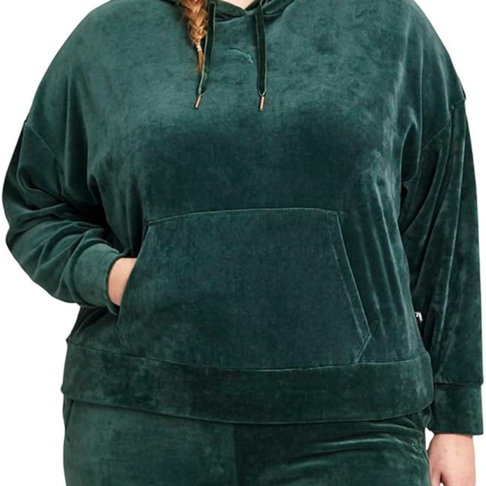 Puma Dark Green Velour Hoodie- NWT🤩